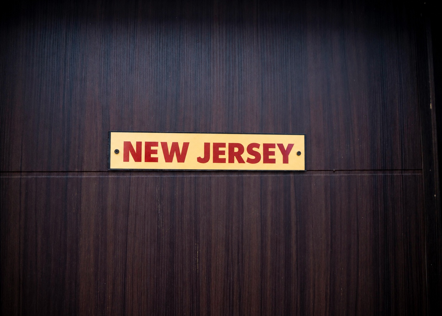 New Jersey room, third floor, two-bedroom apartment